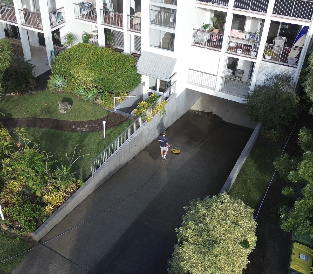 Body corporate pressure washing